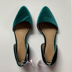 Old Navy Green “Velvet” Flats - 7 - NWT